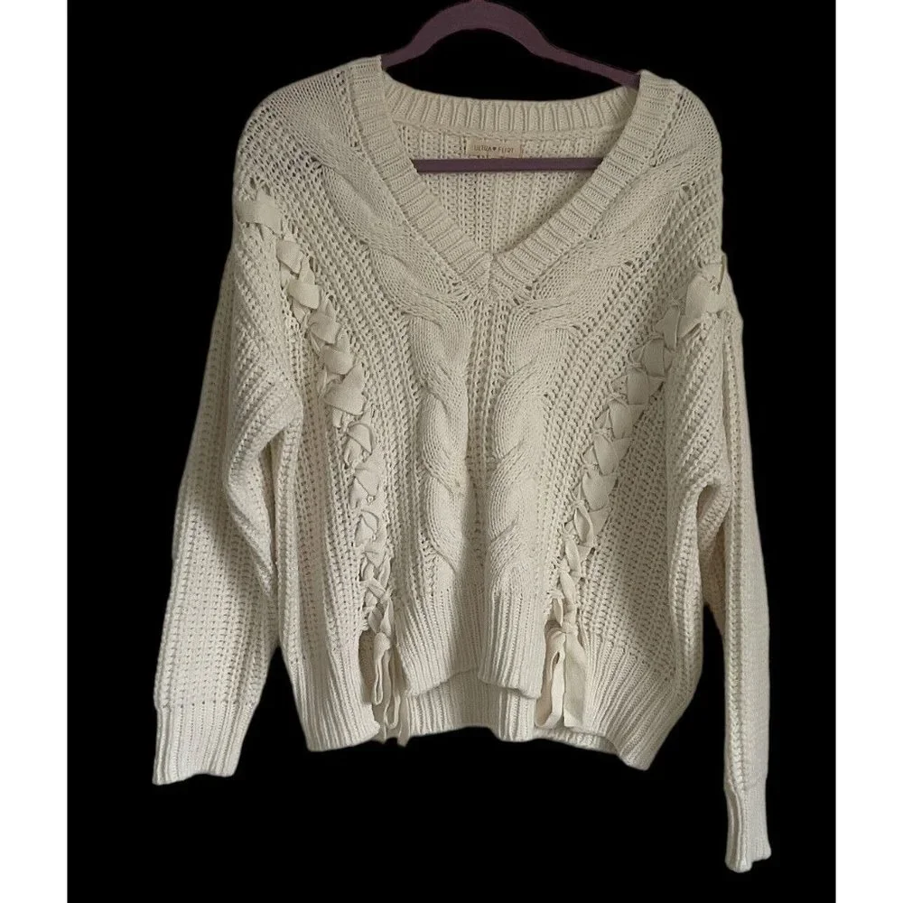 Ultra Flirt XL Woman’s Ivory V-Neck Cable Acrylic‎ Sweater Style RS617401